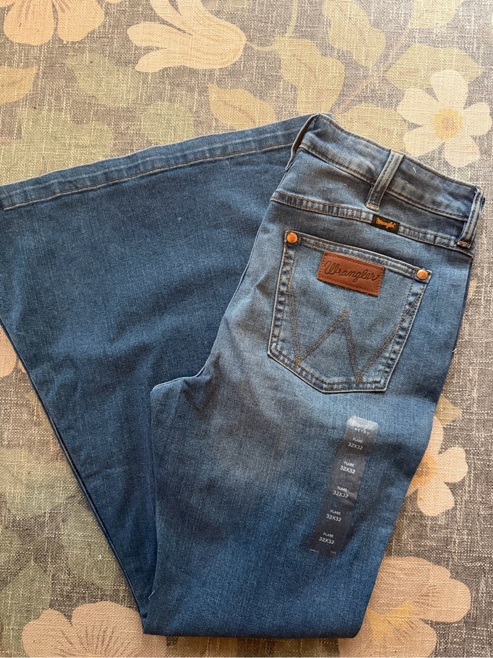 Wrangler Mid Blue Straight Leg Jeans
